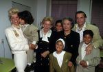 Amsterdam, 5 Oktober 1991
Hans Breukhoven samen met Connie Breukhoven en hun kinderen Jordy Breukhoven,Shanna Breukhoven, Marvin Breukhoven en Constanza Breukhoven Mevr. Breukhoven en de moeder van Connie
