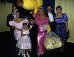 Amsterdam, 28 Juni 1991
Hans Breukhoven samen met Connie Breukhoven en hun kinderen Jordy Breukhoven,Shanna Breukhoven, Edwin Breukhoven met partner en Constanza Breukhoven