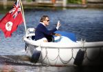 Nederhorst den Berg 21 mei 2009
Jort kelder met zijn nieuwe vriendin aan het varen in zijn boot op de vecht.
Peter Smulders bv