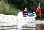 Weesp 31 augustus 2008
Jort Kelder met een vriend aan het varen met zijn boot op de Vecht.