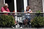 Amsterdam 21 mei 2008
Josine v Dalsum met haar man John v d Rest op hun terras.