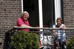 Amsterdam 21 mei 2008
Josine v Dalsum met haar man John v d Rest op hun terras.