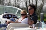 Nederhorst den Berg 13 april 2009
Milika Peterzon en Jurgen Smit met dochter en kleinkind op de boot aan het varen.
Peter Smulders bv