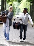 Ijsselstein Waalwijk 2 mei 2009
Karl Noten met zijn zoontje Joey Joy en zijn vrouw Chantal Peeters aan wandelen. Een dochter uit een eerdere relatie is er ook bij
Peter Smulders bv