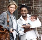 Ijsselstein Waalwijk 2 mei 2009
Karl Noten met zijn zoontje Joey Joy en zijn vrouw Chantal Peeters aan wandelen. Een dochter uit een eerdere relatie is er ook bij
Peter Smulders bv