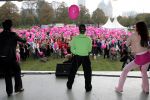Den Haag 1 oktober 2004
Walk for life van de borstkankerbestrijding op het malieveld. Pink Ribbon
Mariska Hulscher en Karl Noten