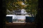 Lage Vuursche 28 oktober 2007
Verbouwing en nieuwe hekken rondom kasteel Drakensteynn waar koningin Beatrix weer gaat wonen.
Drakestein  Drakenstein  Drakesteyn