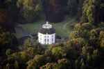 Lage Vuursche 30 augustus 2008
Kasteel Drakensteyn van koningin Beatrix is bijna klaar na de verbouwing.
Foto's gemaakt vanuit luchtballon