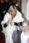 Amsterdam 24 maart 2008
Kate Moss met haar nieuwe vriend Jamie Hince bij het Amstel Hotel.
Peter Smulders bv
