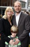 Amsterdam 12 april 2008
Kees Boot met vrouw en zoon bij de premiere van Morrison krijgt een zusje.