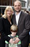 Amsterdam 12 april 2008
Kees Boot met vrouw en zoon bij de premiere van Morrison krijgt een zusje.