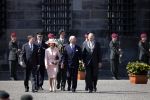 Amsterdam 21 april 2009
Koning Carl Gustav en Koningin Silvia van zweden leggen krans bij monument op de dam. Jan Peter balkenende en burgemeester Job Cohen zijn daar bij aanwezig.
Peter Smulders bv