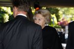 Apeldoorn, 8 Mei 2009
Speciale Herdenkingsdienst voor de slachtoffers van de ramp op Koninginnedag
Veel Politie, overal afzettingen met grote betonblokken.
Koningin Beatrix
Foto Peter Smulders