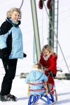 Lech 16 februari 2009
Fotosessie met de koninklijke familie in Oberlech. Koningin Beatrix Prins Willem Alexander Prinses Maxima Amalia Alexia Ariane Prins Constantijn Prins es Laurentien Claus Cazimir Eloise en  Leonore.
Peter Smulders bv
