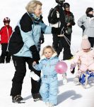 Lech 16 februari 2009
Fotosessie met de koninklijke familie in Oberlech. Koningin Beatrix Prins Willem Alexander Prinses Maxima Amalia Alexia Ariane Prins Constantijn Prins es Laurentien Claus Cazimir Eloise en  Leonore.
Peter Smulders bv