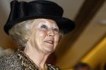 Schiphol 23 januari 2008
Opening nieuwe VIP centrum en koninklijke loge op schiphol door Koningin Beatrix.
Gerlach Fontaine begeleidt haar.
Peter Smulders bv