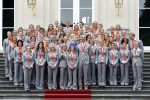 Den Haag 27 augustus 2008
De Olympische medaille winnaars van Peking op het bordes bij Koningin Beatrix. Aanwezig oa Anky v Grunsven Maarten v d Weijden Inge Dekker Marianne Vos Naomi v As Fatima de Moreiro Melo, anky v Grunsven Deborah Gravenstijn...
Peter Smulders bv