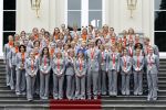 Den Haag 27 augustus 2008
De Olympische medaille winnaars van Peking op het bordes bij Koningin Beatrix. Aanwezig oa Anky v Grunsven Maarten v d Weijden Inge Dekker Marianne Vos Naomi v As Fatima de Moreiro Melo, anky v Grunsven Deborah Gravenstijn...
Peter Smulders bv