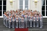 Den Haag 27 augustus 2008
De Olympische medaille winnaars van Peking op het bordes bij Koningin Beatrix. Aanwezig oa Anky v Grunsven Maarten v d Weijden Inge Dekker Marianne Vos Naomi v As Fatima de Moreiro Melo, anky v Grunsven Deborah Gravenstijn...
Peter Smulders bv