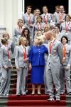 Den Haag 27 augustus 2008
De Olympische medaille winnaars van Peking op het bordes bij Koningin Beatrix. Aanwezig oa Anky v Grunsven Maarten v d Weijden Inge Dekker Marianne Vos Naomi v As Fatima de Moreiro Melo, anky v Grunsven Deborah Gravenstijn...
Peter Smulders bv