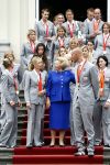Den Haag 27 augustus 2008
De Olympische medaille winnaars van Peking op het bordes bij Koningin Beatrix. Aanwezig oa Anky v Grunsven Maarten v d Weijden Inge Dekker Marianne Vos Naomi v As Fatima de Moreiro Melo, anky v Grunsven Deborah Gravenstijn...
Peter Smulders bv