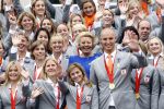 Den Haag 27 augustus 2008
De Olympische medaille winnaars van Peking op het bordes bij Koningin Beatrix. Aanwezig oa Anky v Grunsven Maarten v d Weijden Inge Dekker Marianne Vos Naomi v As Fatima de Moreiro Melo, anky v Grunsven Deborah Gravenstijn...
Peter Smulders bv
