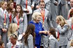 Den Haag 27 augustus 2008
De Olympische medaille winnaars van Peking op het bordes bij Koningin Beatrix. Aanwezig oa Anky v Grunsven Maarten v d Weijden Inge Dekker Marianne Vos Naomi v As Fatima de Moreiro Melo, anky v Grunsven Deborah Gravenstijn...
Peter Smulders bv