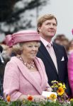 Makkum en Franeker30 april 2008
Koninginnedag 2008 met Koningin Beatrix Prins Willem Alexander Friso Constantijn Maurits Floris Pieter Christiaan Pieter v Vollenhoven en de prinsessen Maxima Laurentien Mabel Aimee Anita Margriet en Marilene.
Peter Smulders bv