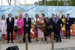 Makkum en Franeker30 april 2008
Koninginnedag 2008 met Koningin Beatrix Prins Willem Alexander Friso Constantijn Maurits Floris Pieter Christiaan Pieter v Vollenhoven en de prinsessen Maxima Laurentien Mabel Aimee Anita Margriet en Marilene. Ed Nijpels met zijn vrouw
Peter Smulders bv