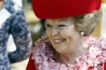 Apeldoorn 30 april 2009
Koninginnedag 2009 in apeldoorn met Koningin Beatrix Pieter v Vollenhoven Prinses Margriet Maxima Prins Willem Alexander Prins Constantijn Prinses Laurentien Prinses Mabel Prins Friso Prins Maurits Prinses Marilene Prins Pieter Christiaan Prinses Anita Prins Floris een zwangere Prinses Aimee en Prinses Annette. s middags probeerde een dwaas een aanslag te plegen op de koninklijke familie waarbij meerdere doden vielen.
Peter Smulders bv