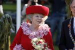 Apeldoorn 30 april 2009
Koninginnedag 2009 in apeldoorn met Koningin Beatrix Pieter v Vollenhoven Prinses Margriet Maxima Prins Willem Alexander Prins Constantijn Prinses Laurentien Prinses Mabel Prins Friso Prins Maurits Prinses Marilene Prins Pieter Christiaan Prinses Anita Prins Floris een zwangere Prinses Aimee en Prinses Annette. s middags probeerde een dwaas een aanslag te plegen op de koninklijke familie waarbij meerdere doden vielen.
Peter Smulders bv
