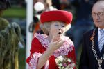 Apeldoorn 30 april 2009
Koninginnedag 2009 in apeldoorn met Koningin Beatrix Pieter v Vollenhoven Prinses Margriet Maxima Prins Willem Alexander Prins Constantijn Prinses Laurentien Prinses Mabel Prins Friso Prins Maurits Prinses Marilene Prins Pieter Christiaan Prinses Anita Prins Floris een zwangere Prinses Aimee en Prinses Annette. s middags probeerde een dwaas een aanslag te plegen op de koninklijke familie waarbij meerdere doden vielen.
Peter Smulders bv