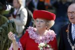 Apeldoorn 30 april 2009
Koninginnedag 2009 in apeldoorn met Koningin Beatrix Pieter v Vollenhoven Prinses Margriet Maxima Prins Willem Alexander Prins Constantijn Prinses Laurentien Prinses Mabel Prins Friso Prins Maurits Prinses Marilene Prins Pieter Christiaan Prinses Anita Prins Floris een zwangere Prinses Aimee en Prinses Annette. s middags probeerde een dwaas een aanslag te plegen op de koninklijke familie waarbij meerdere doden vielen.
Peter Smulders bv