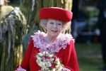 Apeldoorn 30 april 2009
Koninginnedag 2009 in apeldoorn met Koningin Beatrix Pieter v Vollenhoven Prinses Margriet Maxima Prins Willem Alexander Prins Constantijn Prinses Laurentien Prinses Mabel Prins Friso Prins Maurits Prinses Marilene Prins Pieter Christiaan Prinses Anita Prins Floris een zwangere Prinses Aimee en Prinses Annette. s middags probeerde een dwaas een aanslag te plegen op de koninklijke familie waarbij meerdere doden vielen.
Peter Smulders bv
