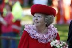 Apeldoorn 30 april 2009
Koninginnedag 2009 in apeldoorn met Koningin Beatrix Pieter v Vollenhoven Prinses Margriet Maxima Prins Willem Alexander Prins Constantijn Prinses Laurentien Prinses Mabel Prins Friso Prins Maurits Prinses Marilene Prins Pieter Christiaan Prinses Anita Prins Floris een zwangere Prinses Aimee en Prinses Annette. s middags probeerde een dwaas een aanslag te plegen op de koninklijke familie waarbij meerdere doden vielen.
Peter Smulders bv