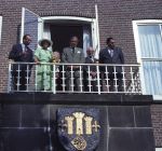 Eersel, 30 April 1977
Prins Beatrix samen met Prins Claus v Amsberg op bezoek bij de gemeente Eersel. Verder op de foto burgemeester Hans v Agt
