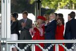 Apeldoorn 30 april 2009
Koninginnedag 2009 in apeldoorn met Koningin Beatrix Pieter v Vollenhoven Prinses Margriet Maxima Prins Willem Alexander Prins Constantijn Prinses Laurentien Prinses Mabel Prins Friso Prins Maurits Prinses Marilene Prins Pieter Christiaan Prinses Anita Prins Floris een zwangere Prinses Aimee en Prinses Annette. s middags probeerde een dwaas een aanslag te plegen op de koninklijke familie waarbij meerdere doden vielen.
Peter Smulders bv