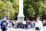Apeldoorn 30 april 2009
Koninginnedag in Apeldoorn. Een man pleegt een aanslag met zijn auto waarbij meerdere mensen gedood worden. De koninklijke familie was het doelwit maar bleef ongedeerd bij ongeluk.
Peter Smulders bv