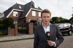 Volendam 19 mei 2009
Vandaag werd bekend gemaakt dat Yolanthe Cabau v Kasbergen en Jan smit na 2 en een half jaar hun relatie hebben verbroken. Voor hun huis stond veel pers en fans. Koos SBS6
Peter Smulders bv