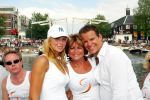 Amsterdam 2 augustus 2003
gay parade door de amsterdamse grachten.
estelle gullit , Christine Kroonenberg en Leco v Zadelhoff