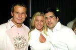 Amsterdam 3 maart 2004
Presentatie nieuw magazine Jacky in Jimmy Woo.
Angela Kluivert Rodrigo Otazu en Leco Zadelhoff