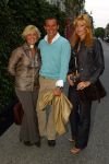 Amsterdam 11 september 2002
Opening Tods winkel op PC hooftstraat
Estelle Gullit  Caroline Tensen en Leco v Zadelhoff