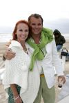 Bloemendaal 12 mei 2004
Feestje van Leco  Zadelhoff in strandtent vroeger.
Leco v Zadelhoff met Patty Somer