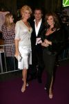Amsterdam 18 oktober 2004
Uitreiking Beau Monde awards in Tuschinski.
Estelle Gullit   Leco v Zadelhoff en Leontine Borsato