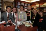 Amsterdam 26 maart 2005
Bn ers verkopen bij Oger voor Orange Babies. 
Sander Lusink Martijn Lusink Maik de Boer Nada v Nie Caroline Tensen en Leco v Zadelhoff