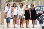 Ibiza 5 september 2007
Leontine Borsato werd door haar vriendinnen ontvoerd naar Ibiza vanwege haar 40e verjaardag.