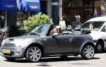 Amsterdam 17 juni 2008
Leontine Borsato in haar mini cooper cabrio die ze van Marco voor haar 40e verjaardag heeft gekregen.