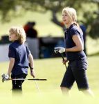 Faro 5 mei 2008
Linda de Mol Julian Noah en Jeroen Rietbergen aan het golfen tijdens hun vakantie op vale do lobo.
Peter Smulders bv