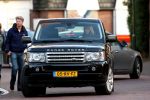 Laren 12 januari 2008
Linda de Mol boodschappen doen in Laren met haar nieuwe range rover.