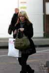 Laren 12 januari 2008
Linda de Mol boodschappen doen in Laren met haar nieuwe range rover.